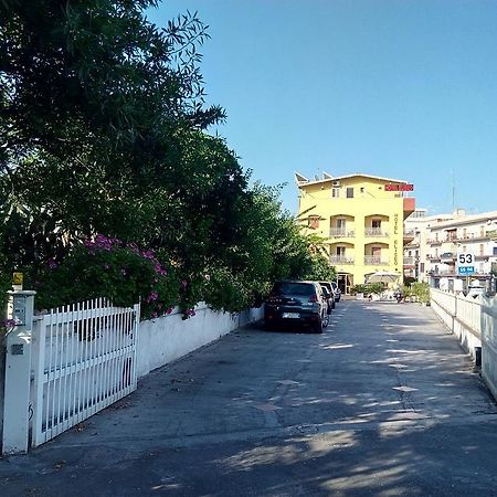 Hotel Eliseo Giardini Naxos Ngoại thất bức ảnh