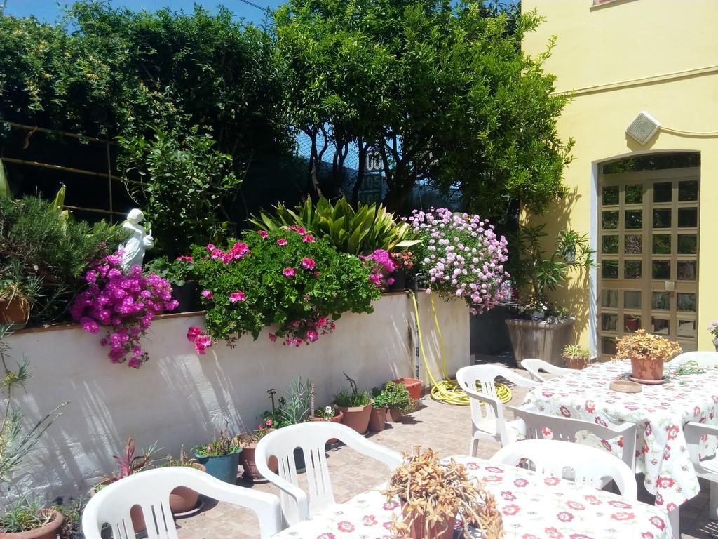 Hotel Eliseo Giardini Naxos Ngoại thất bức ảnh