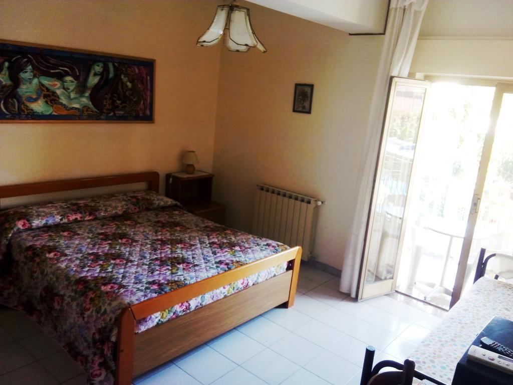 Hotel Eliseo Giardini Naxos Ngoại thất bức ảnh