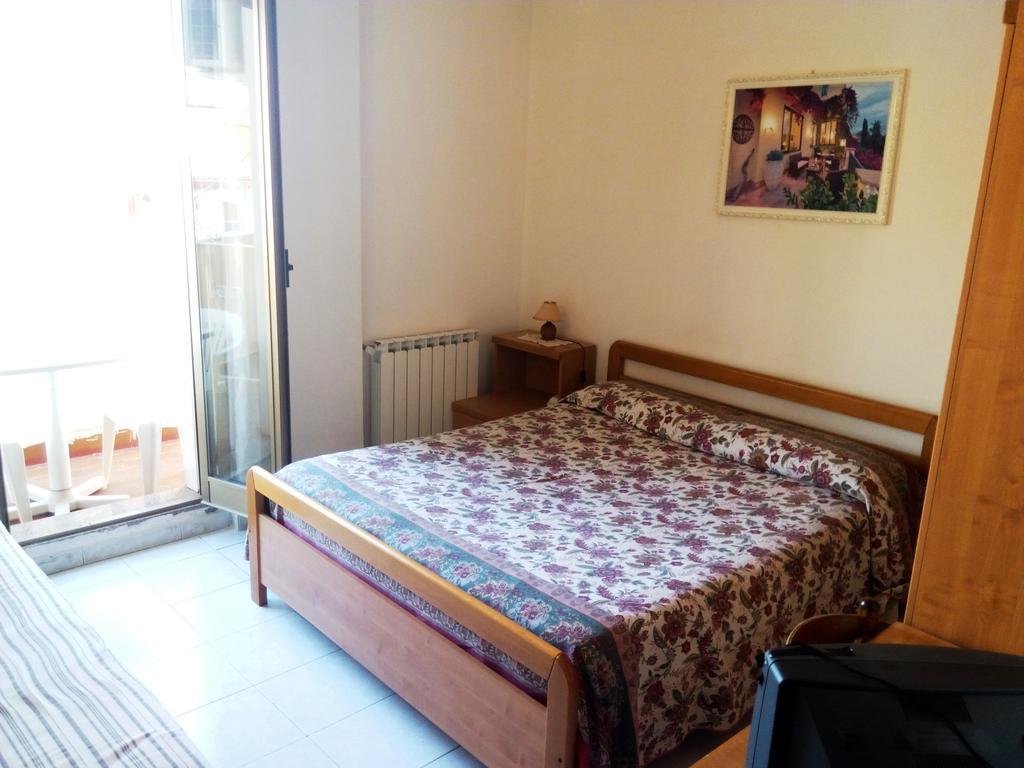 Hotel Eliseo Giardini Naxos Ngoại thất bức ảnh