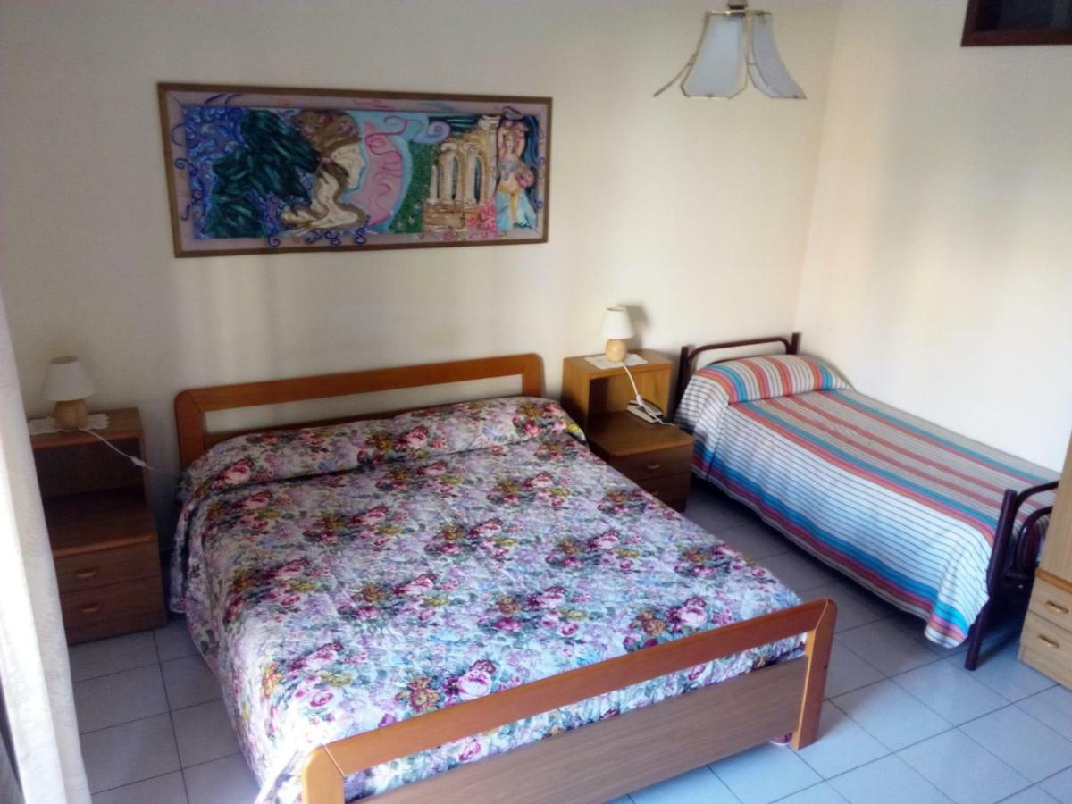 Hotel Eliseo Giardini Naxos Ngoại thất bức ảnh