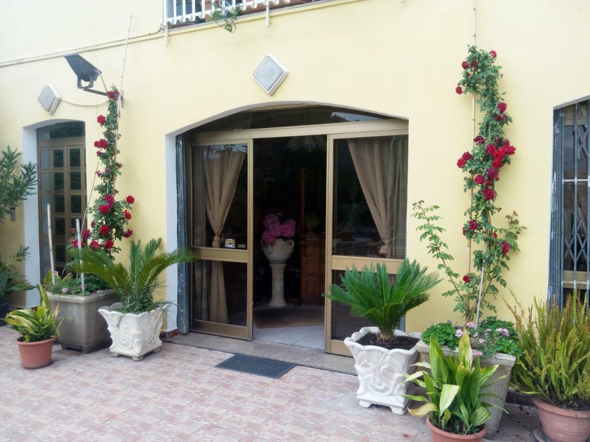 Hotel Eliseo Giardini Naxos Ngoại thất bức ảnh