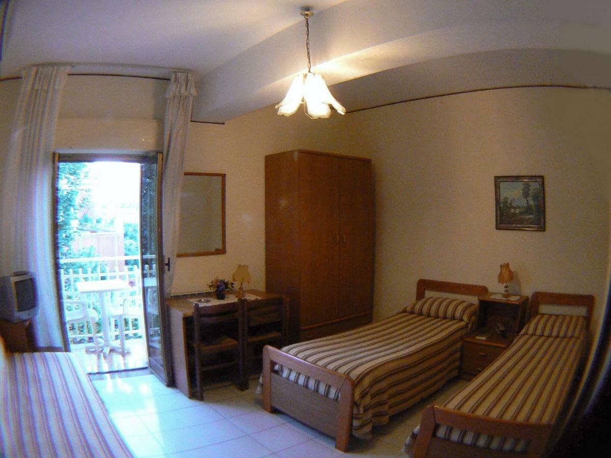 Hotel Eliseo Giardini Naxos Ngoại thất bức ảnh
