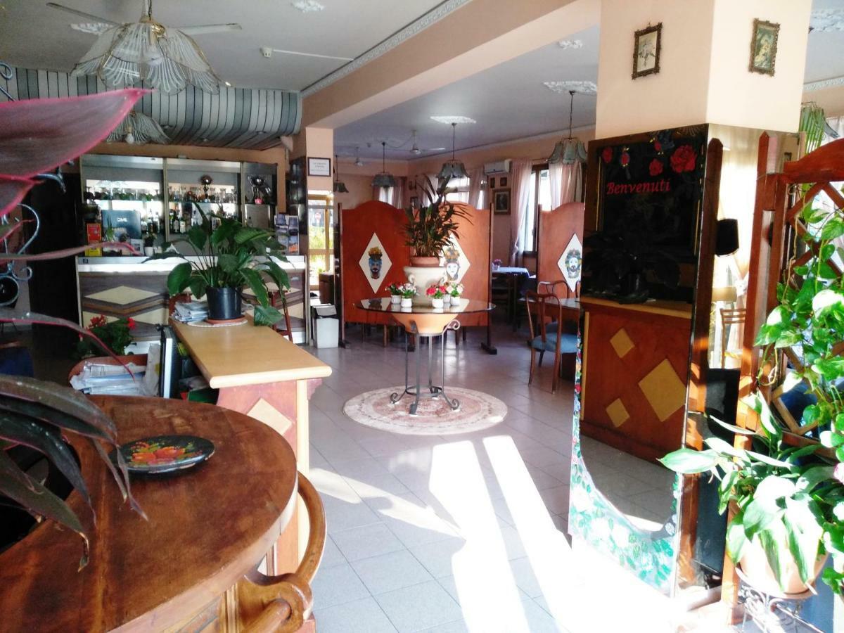 Hotel Eliseo Giardini Naxos Ngoại thất bức ảnh