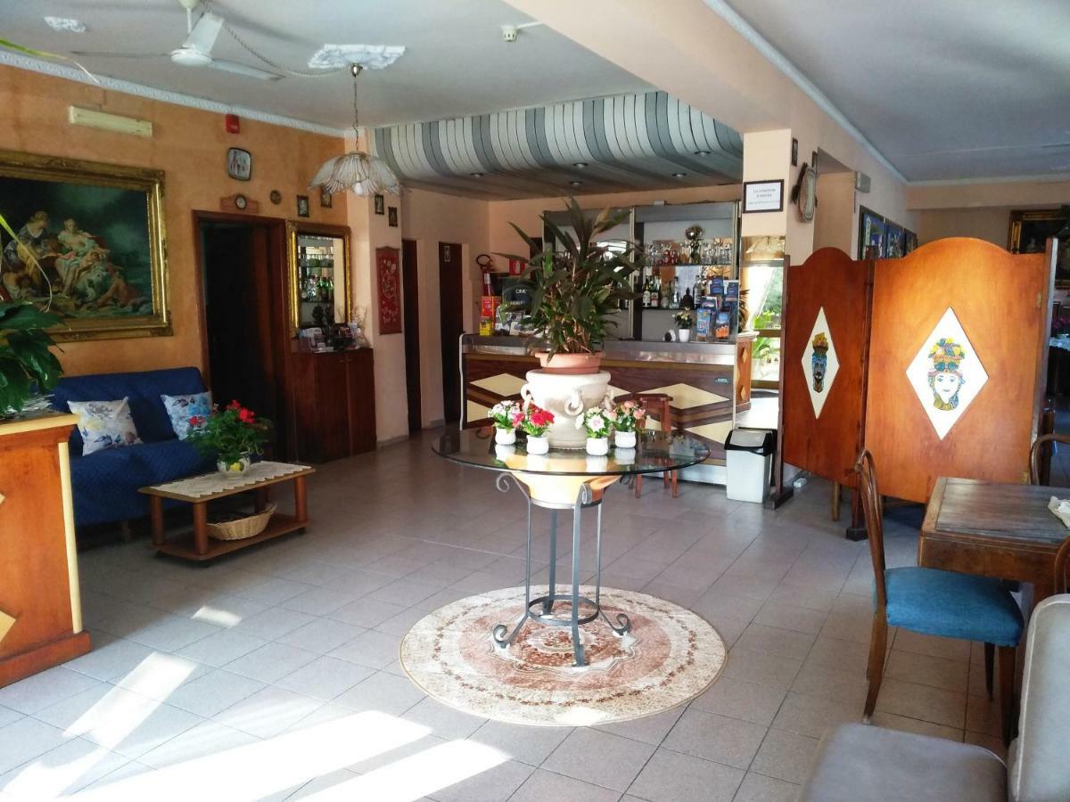 Hotel Eliseo Giardini Naxos Ngoại thất bức ảnh